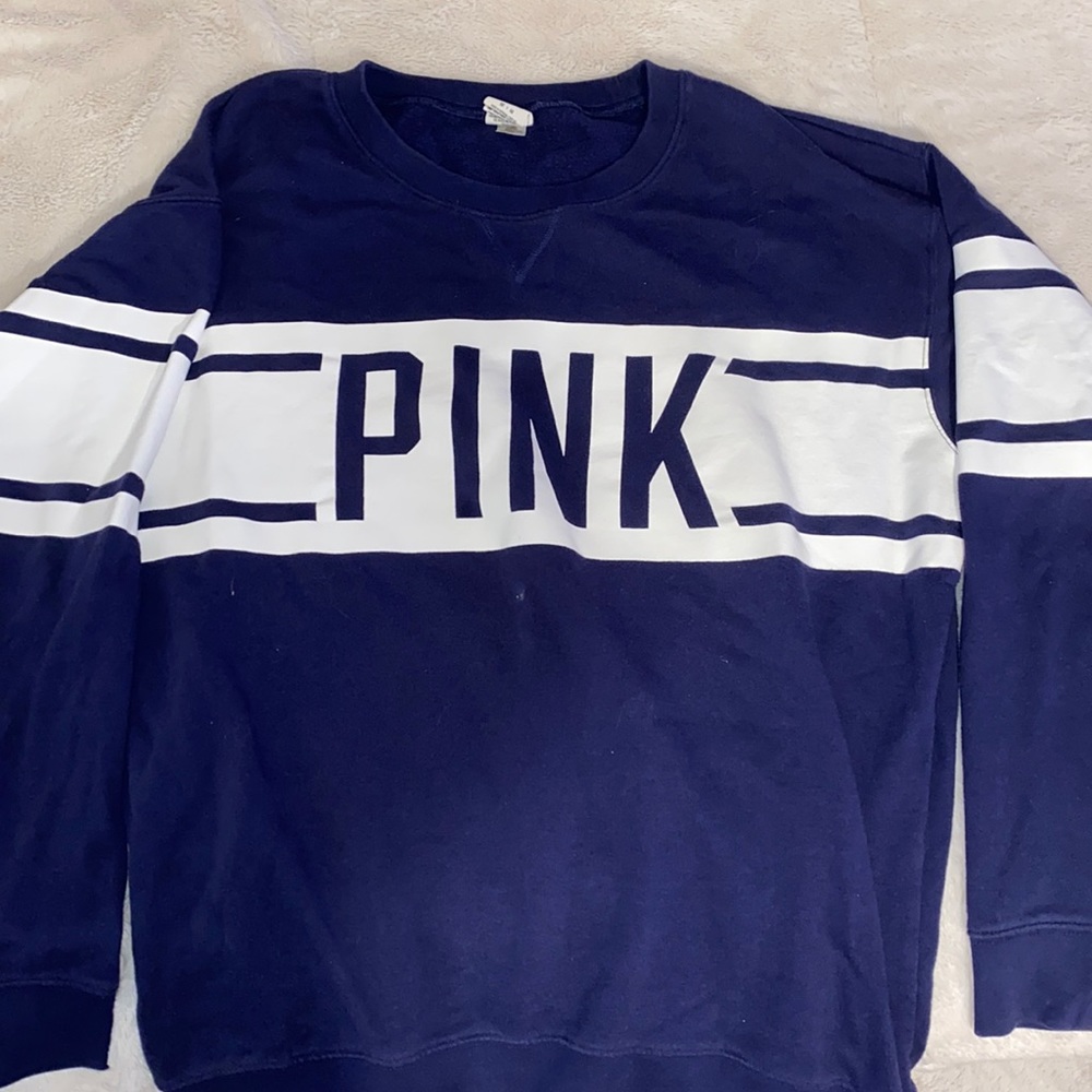 VS pink crew neck